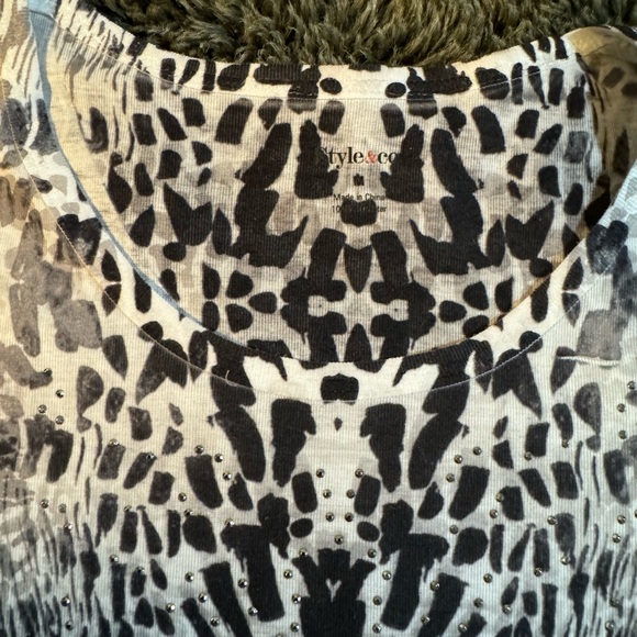 Style and Co. Size medium black grey and white patterned blouse - Picture 4 of 5